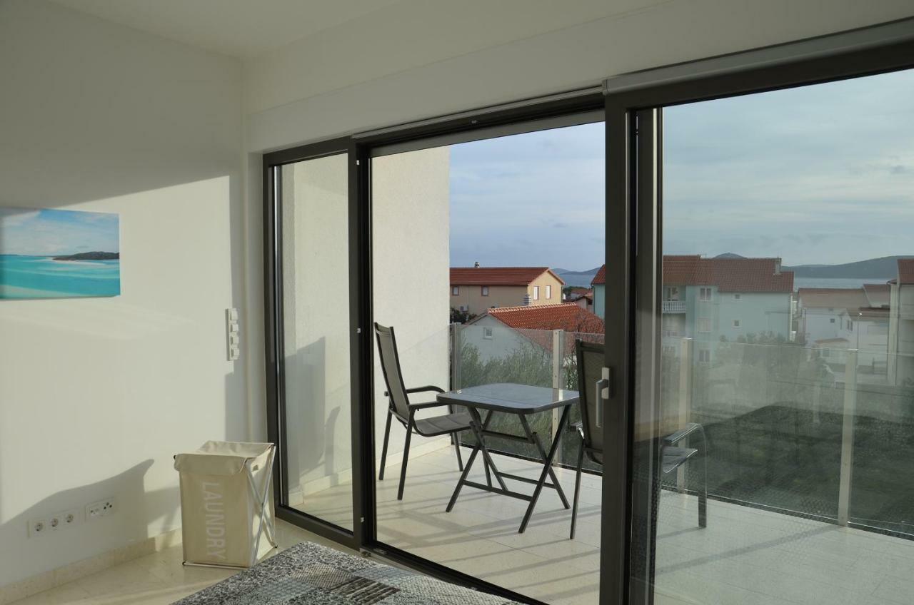 Villa Karen Vodice Grgurev Ante Kukure 93 מראה חיצוני תמונה